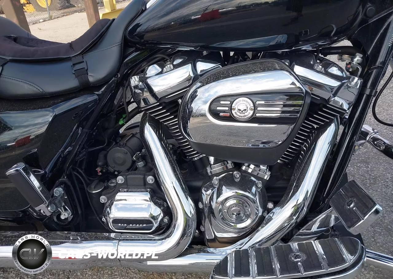 2017 Harley-Davidson Flhx Street Glide VIN:1HD1KBC1XHB629861 - 8