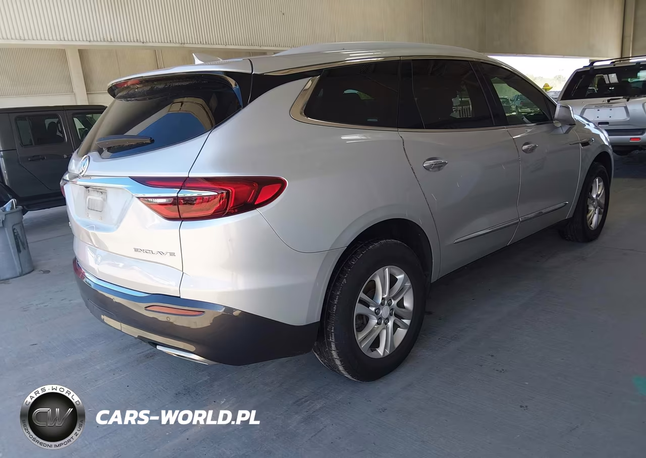 2018 Buick Enclave Essence VIN:5GAERBKW4JJ135441 - 4