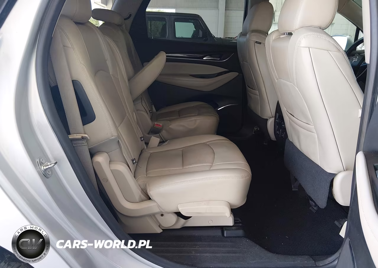 2018 Buick Enclave Essence VIN:5GAERBKW4JJ135441 - 8
