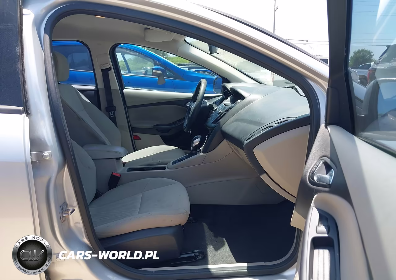 2015 Ford Focus Se VIN:1FADP3F28FL344003 - 5
