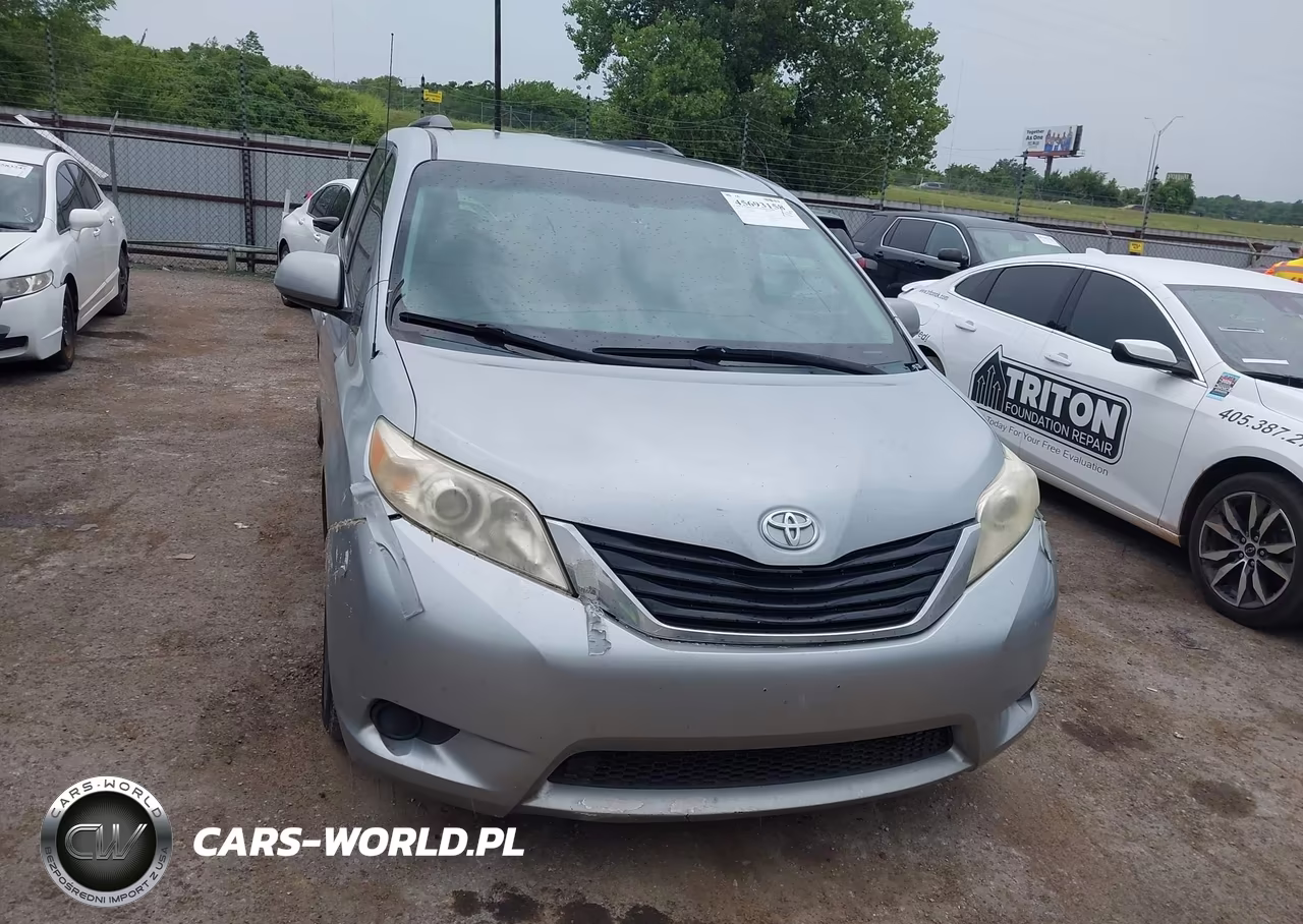 2014 Toyota Sienna Le V6 8 Passenger VIN:5TDKK3DCXES483459 - 12