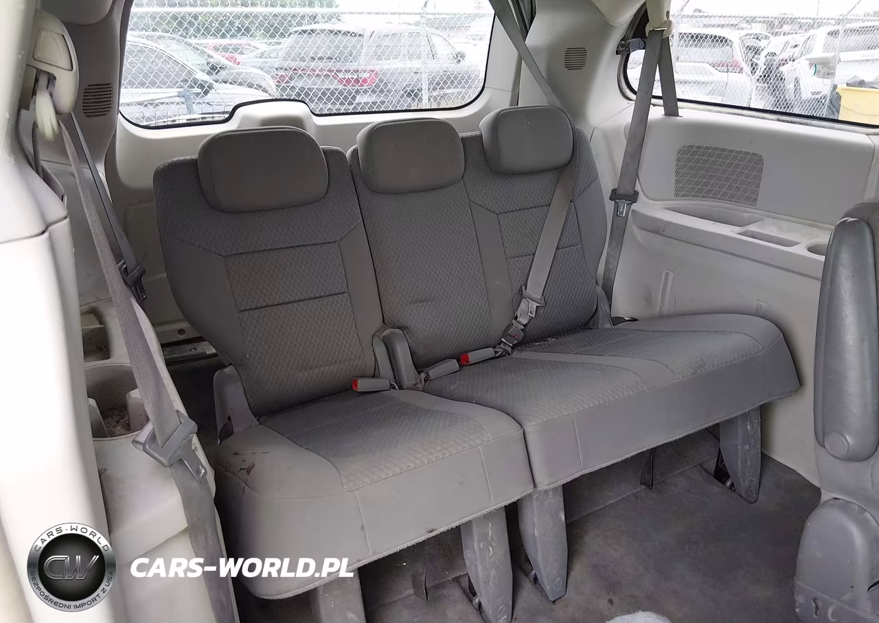 2010 Chrysler Town & Country Touring VIN:2A4RR5D10AR449869 - 17