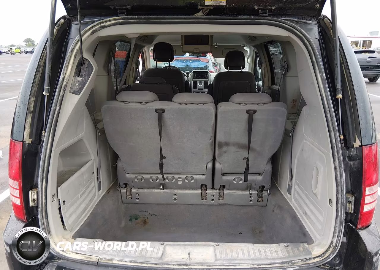 2010 Chrysler Town & Country Touring VIN:2A4RR5D10AR449869 - 18