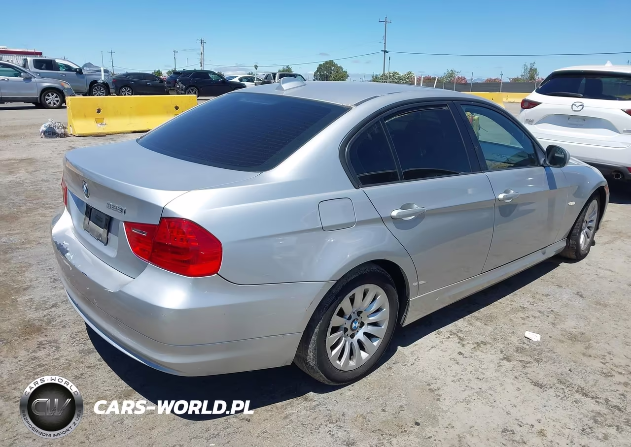 2009 BMW 328I VIN:WBAPH575X9NL78829 - 4