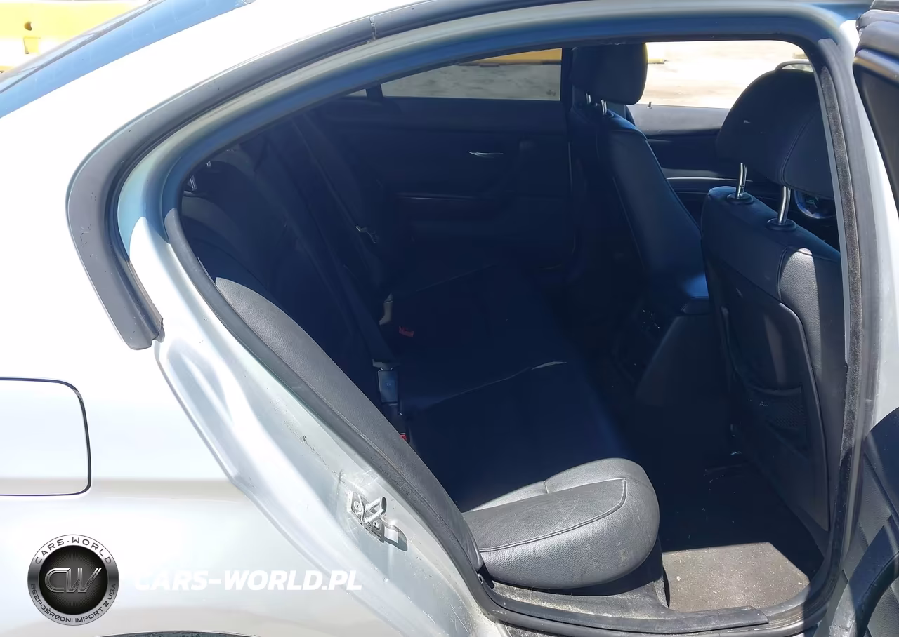 2009 BMW 328I VIN:WBAPH575X9NL78829 - 8
