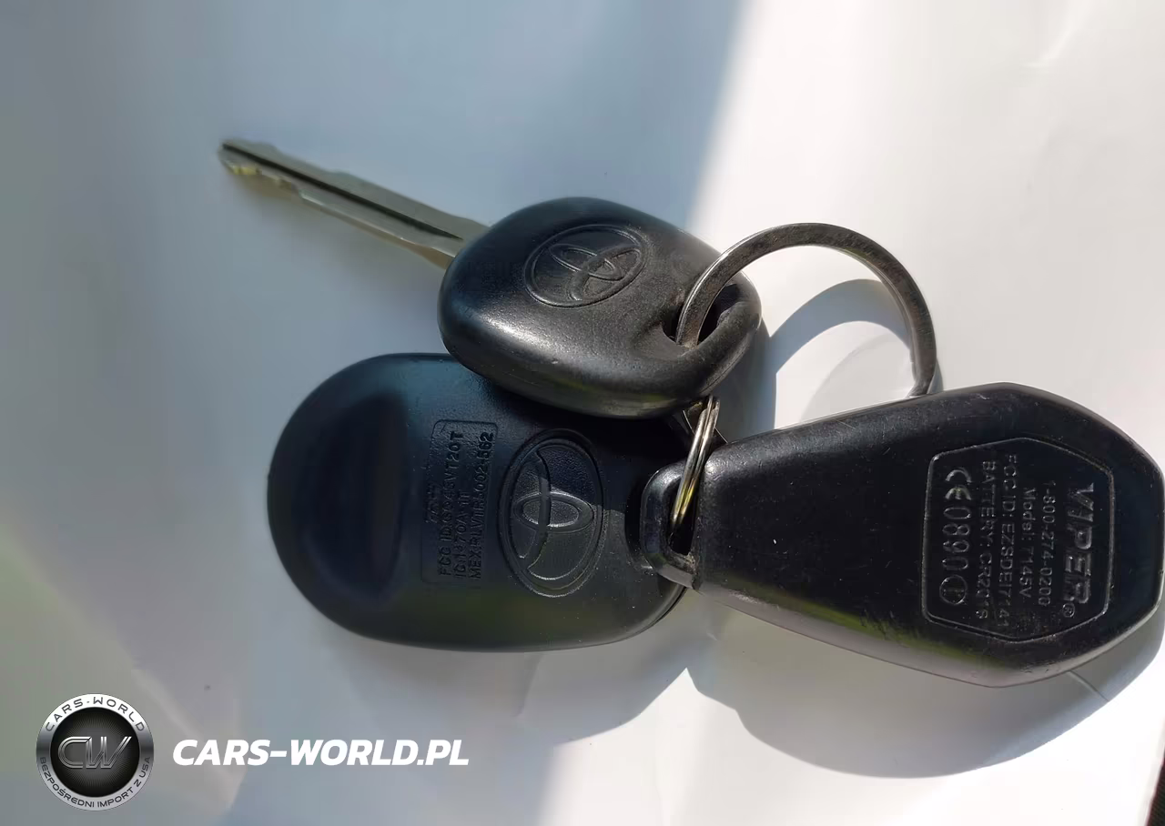 2015 Toyota Tacoma Base V6 VIN:3TMLU4ENXFM166027 - 11