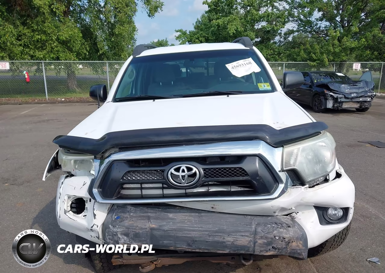 2015 Toyota Tacoma Base V6 VIN:3TMLU4ENXFM166027 - 12