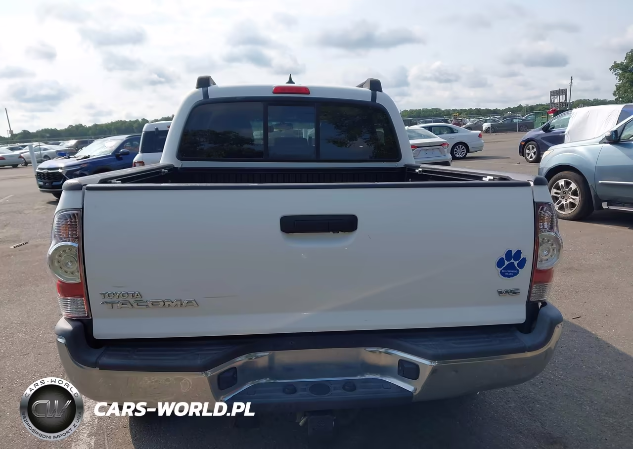 2015 Toyota Tacoma Base V6 VIN:3TMLU4ENXFM166027 - 16