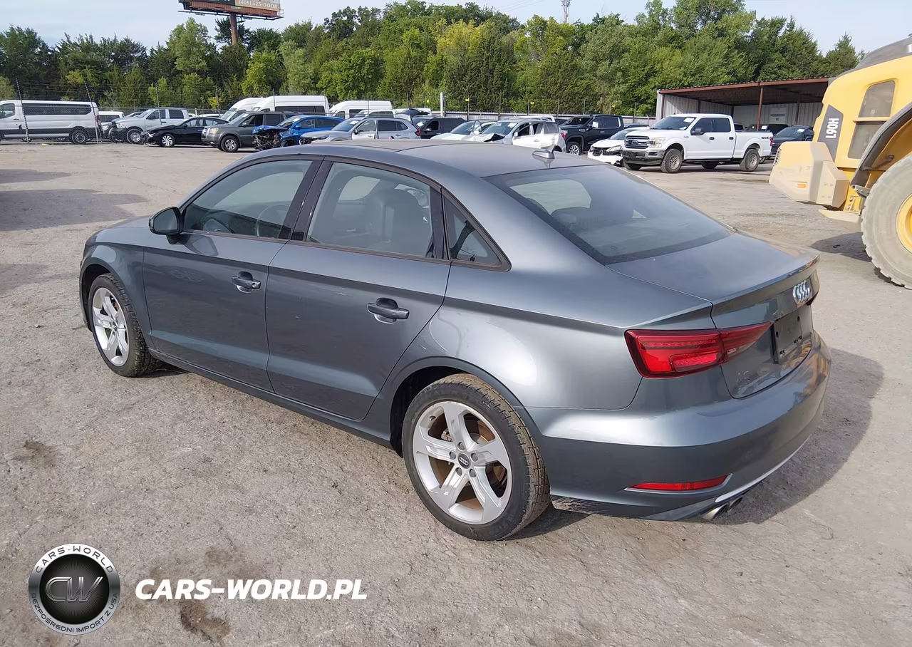 2017 Audi A3 2.0T Premium VIN:WAUAUGFF3H1023403 - 3