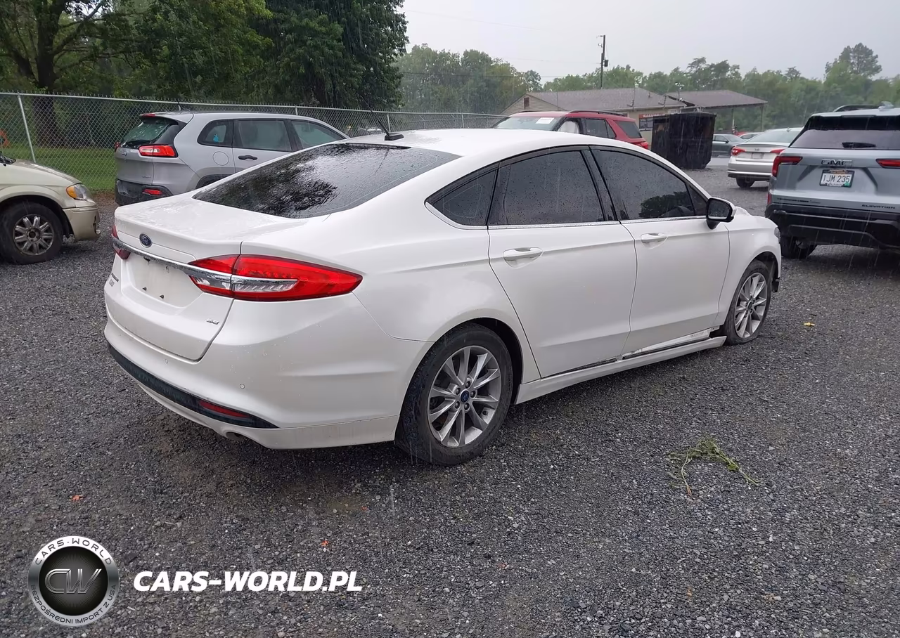 2017 Ford Fusion Se VIN:3FA6P0H79HR212680 - 4