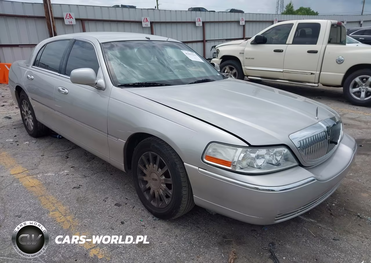 2006 Lincoln Town Car Signature