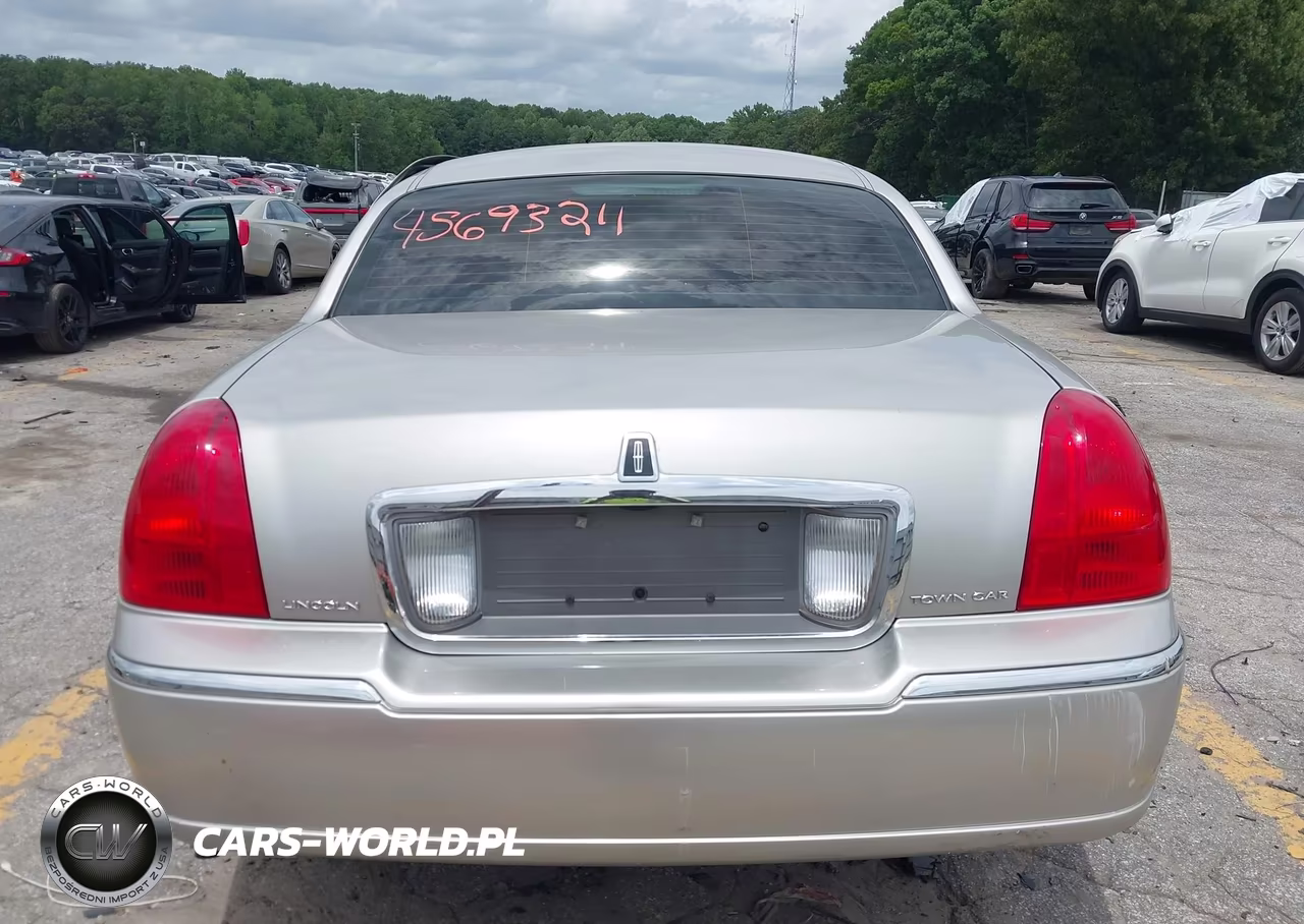 2006 Lincoln Town Car Signature VIN:1LNHM81W86Y603941 - 16