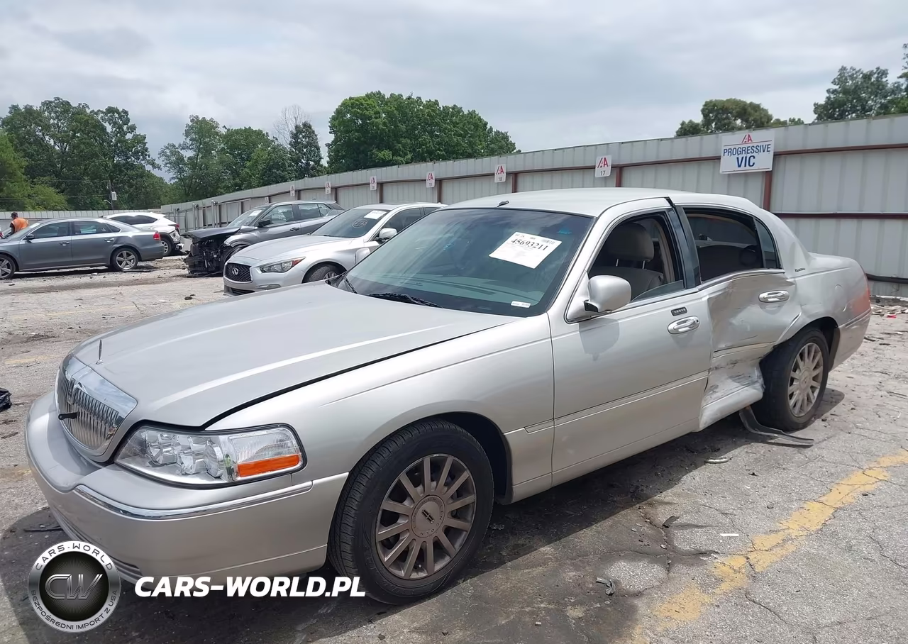 2006 Lincoln Town Car Signature VIN:1LNHM81W86Y603941 - 6