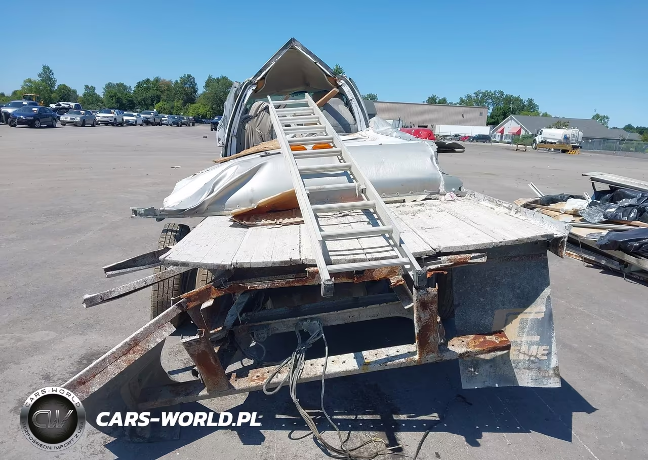2009 Chevrolet Express Cutaway Work Van VIN:1GBHG31C891177576 - 8