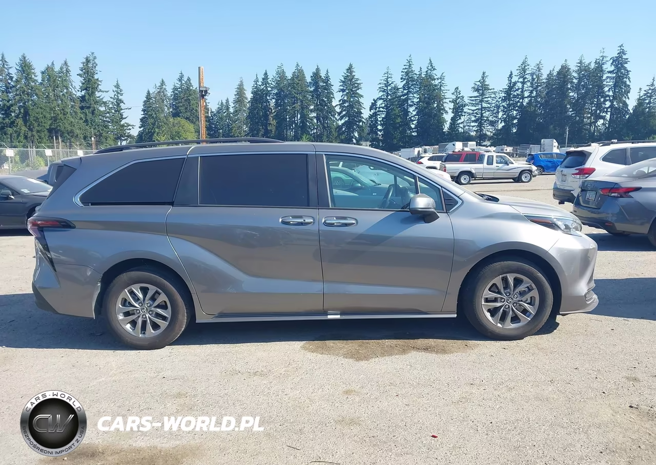 2026 Toyota Sienna Xle VIN:5TDYRKEC7TS292139 - 13