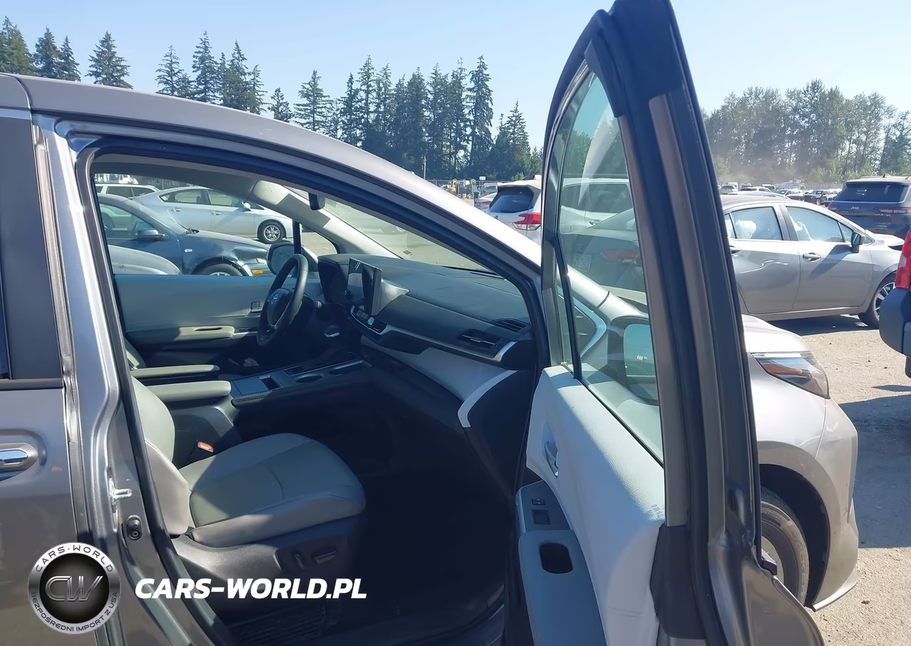 2026 Toyota Sienna Xle VIN:5TDYRKEC7TS292139 - 5