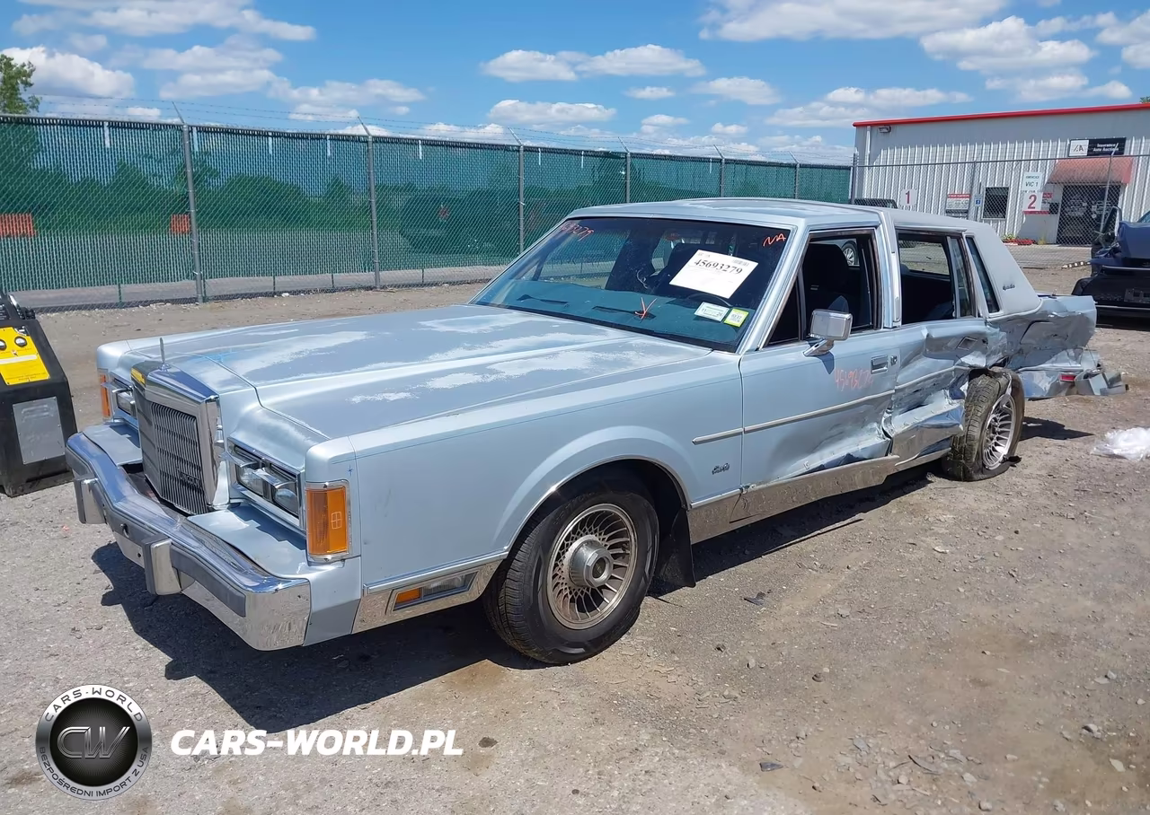 1989 Lincoln Town Car Signature VIN:1LNBM82F2KY636416 - 2