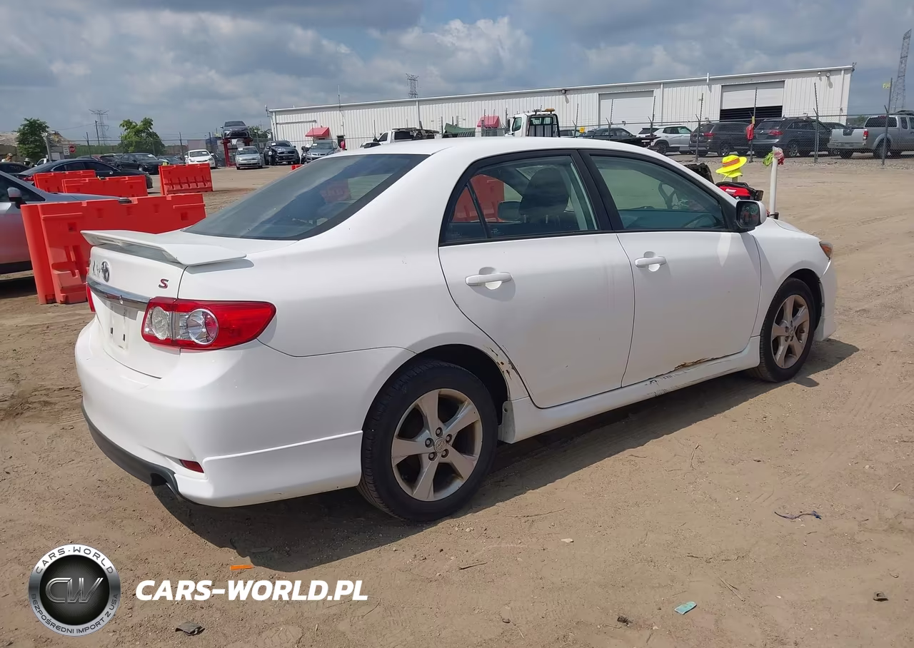 2011 Toyota Corolla S VIN:2T1BU4EE2BC673227 - 4