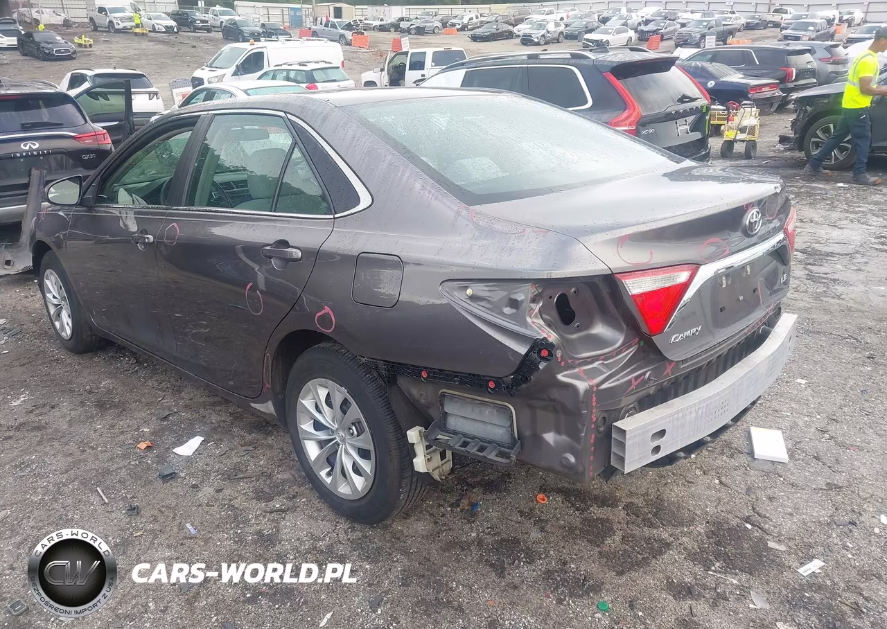 2017 Toyota Camry Le VIN:4T1BF1FK2HU800899 - 3