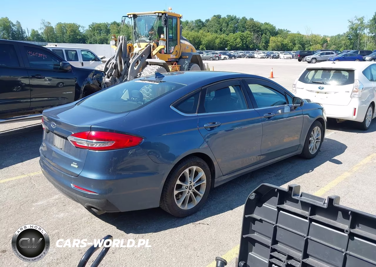 2019 Ford Fusion Se VIN:3FA6P0HD8KR215289 - 4