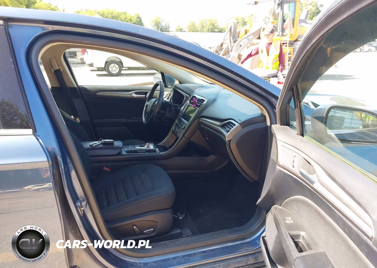 2019 Ford Fusion Se VIN:3FA6P0HD8KR215289 - 5