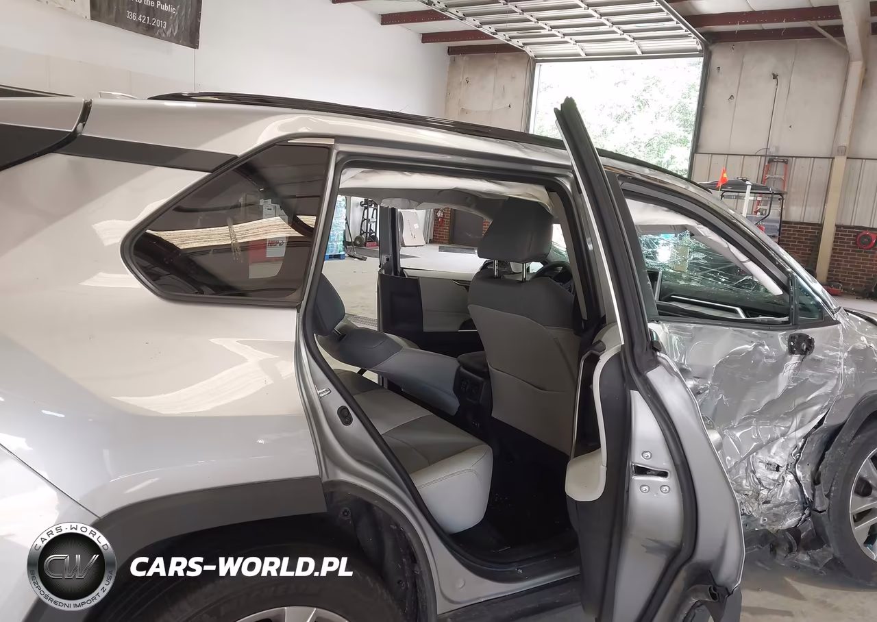 2024 Toyota Rav4 Xle Premium VIN:2T3A1RFV3RW438769 - 8