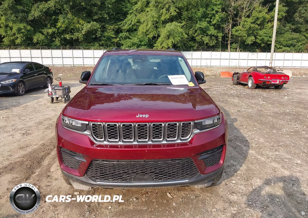 2023 Jeep Grand Cherokee Laredo 4X2 VIN:1C4RJGAG0PC567052 - 12