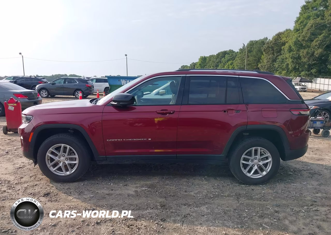 2023 Jeep Grand Cherokee Laredo 4X2 VIN:1C4RJGAG0PC567052 - 14