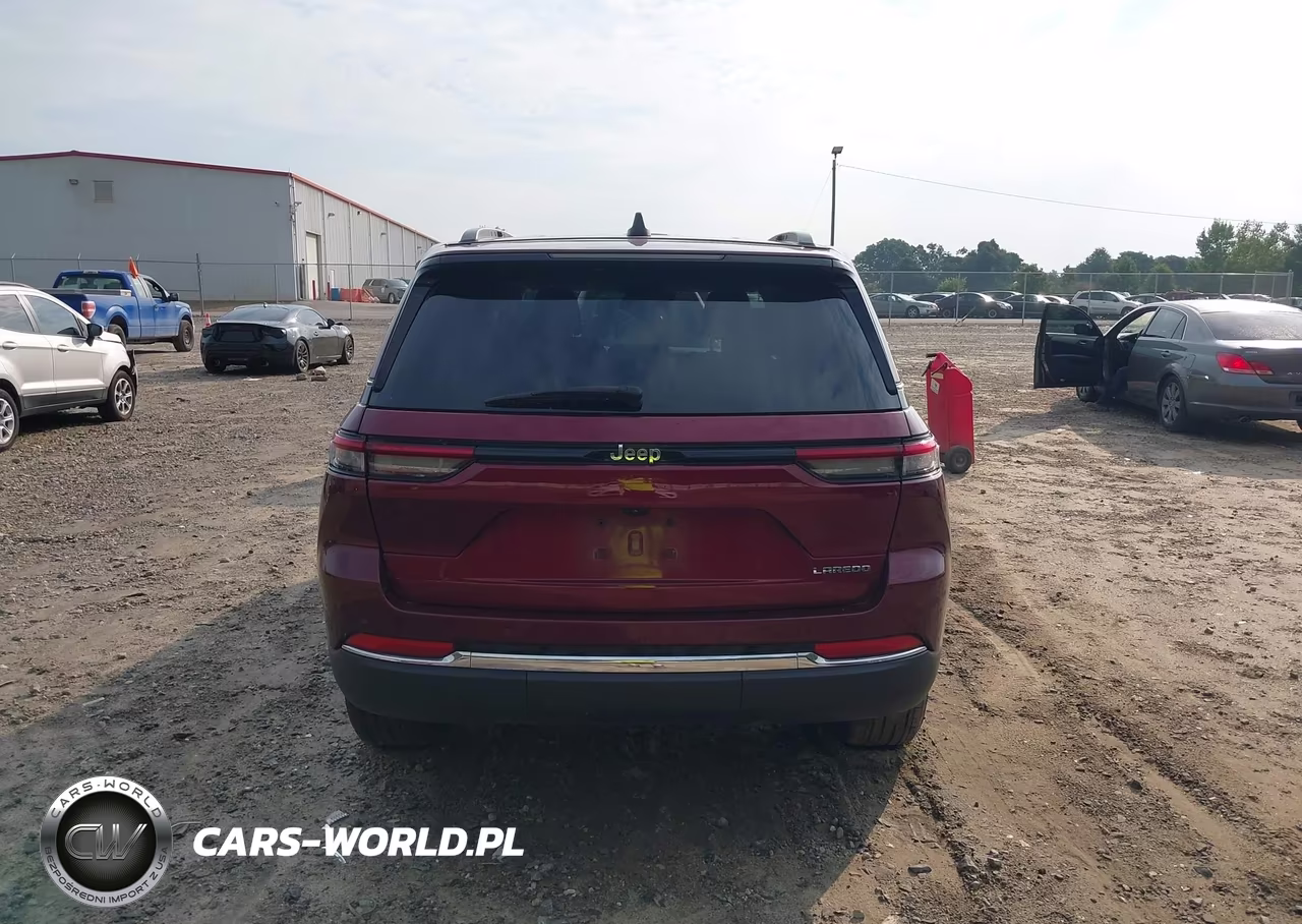 2023 Jeep Grand Cherokee Laredo 4X2 VIN:1C4RJGAG0PC567052 - 16