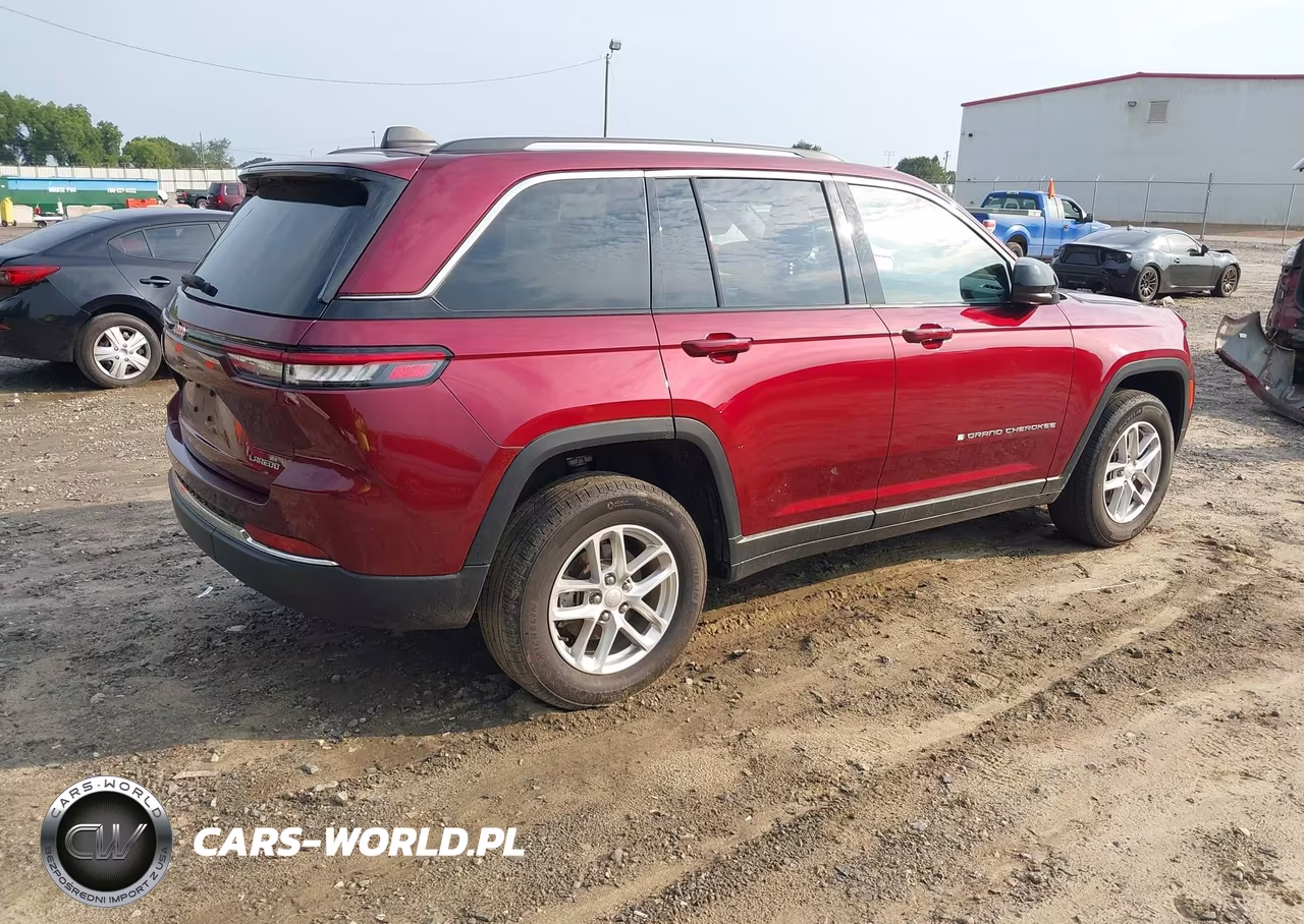 2023 Jeep Grand Cherokee Laredo 4X2 VIN:1C4RJGAG0PC567052 - 4