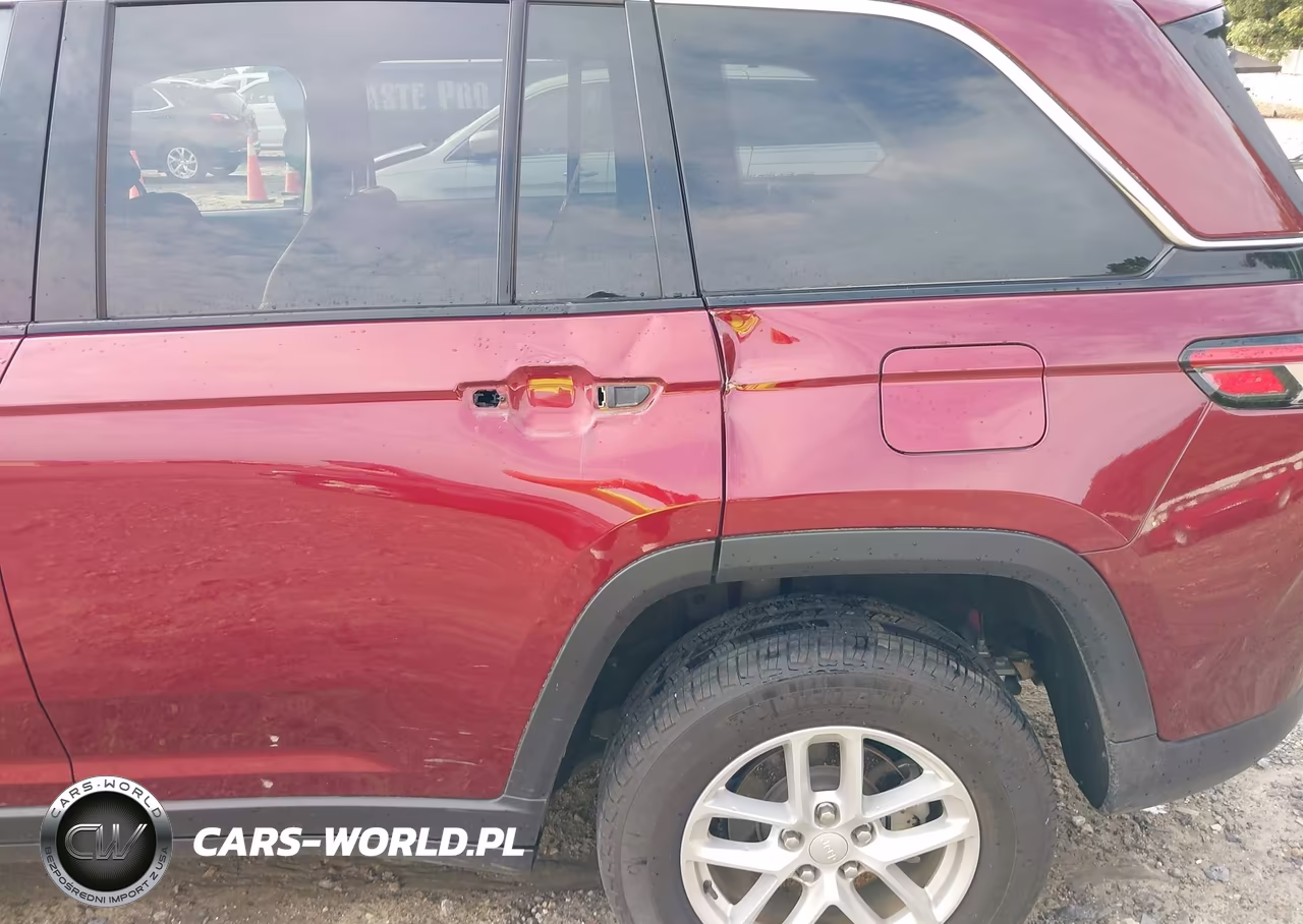 2023 Jeep Grand Cherokee Laredo 4X2 VIN:1C4RJGAG0PC567052 - 6