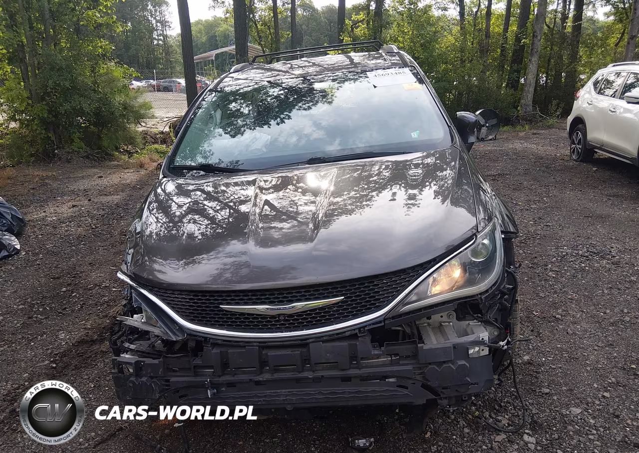 2017 Chrysler Pacifica Touring-L Plus VIN:2C4RC1EG5HR511747 - 13