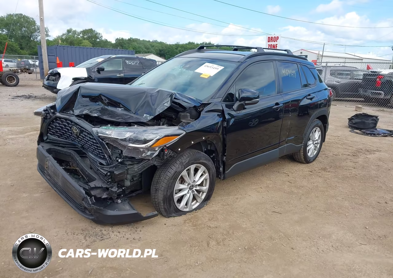 2022 Toyota Corolla Cross Le VIN:7MUCAABG1NV018088 - 2