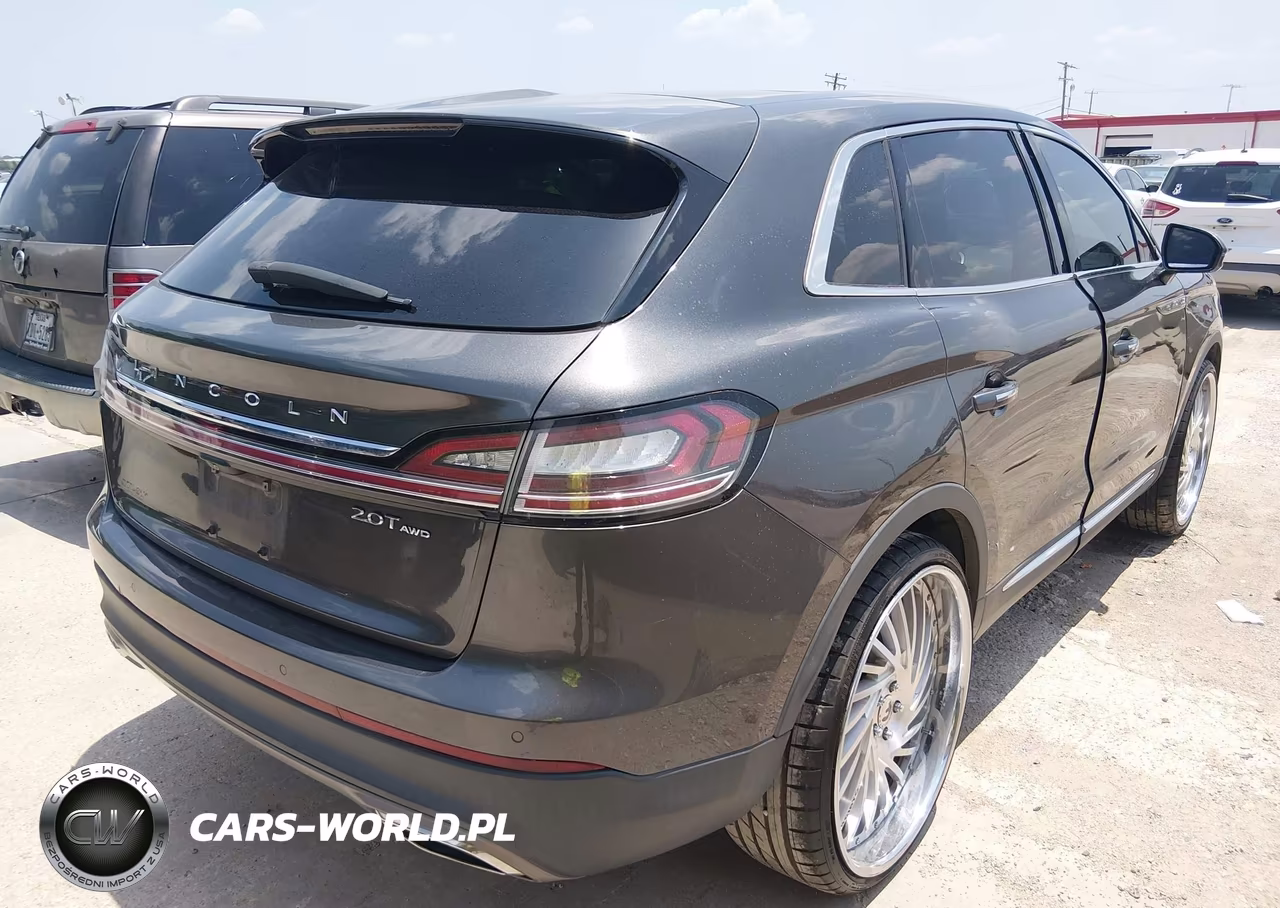 2019 Lincoln Nautilus Reserve VIN:2LMPJ8L92KBL10284 - 4