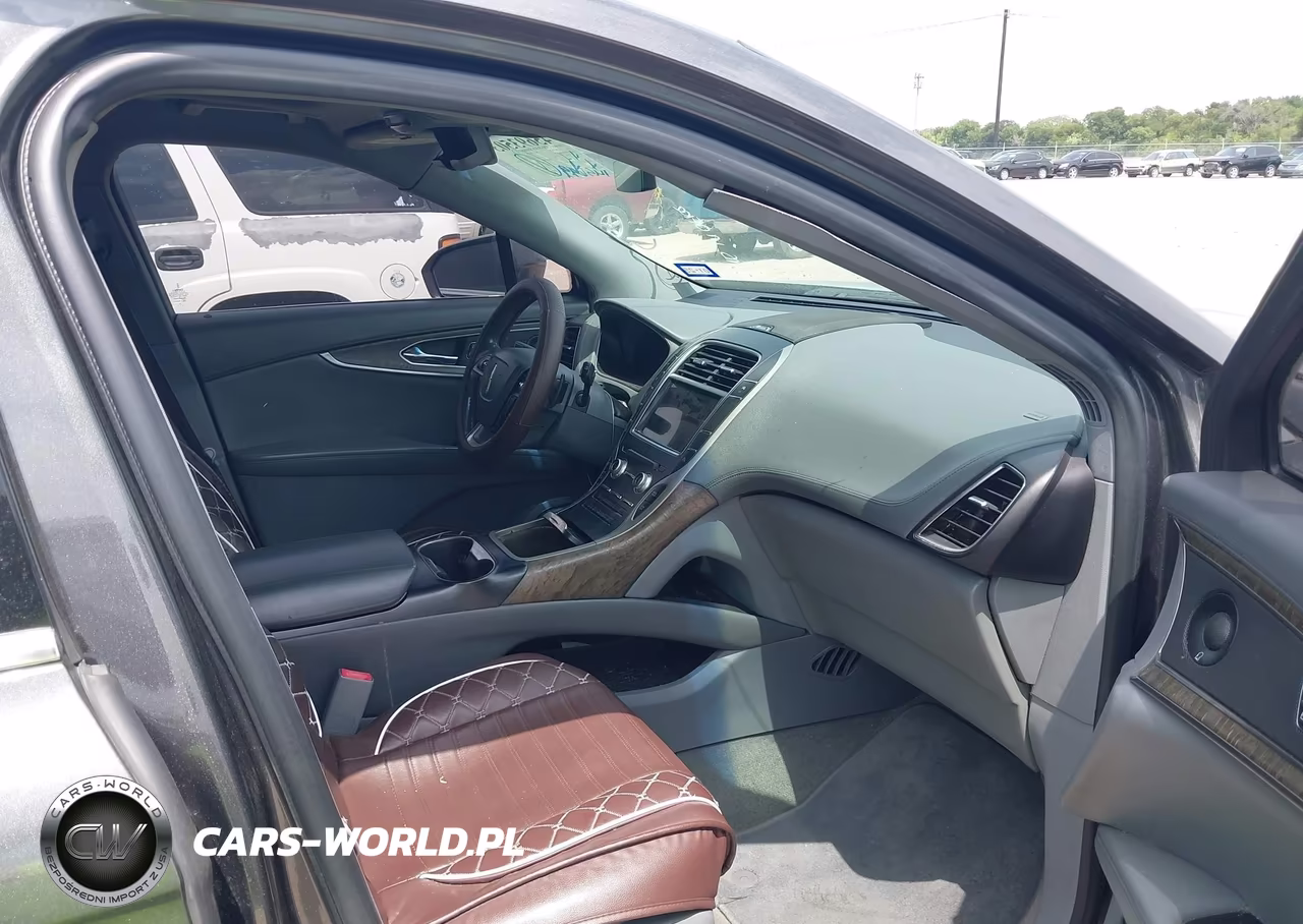 2019 Lincoln Nautilus Reserve VIN:2LMPJ8L92KBL10284 - 5