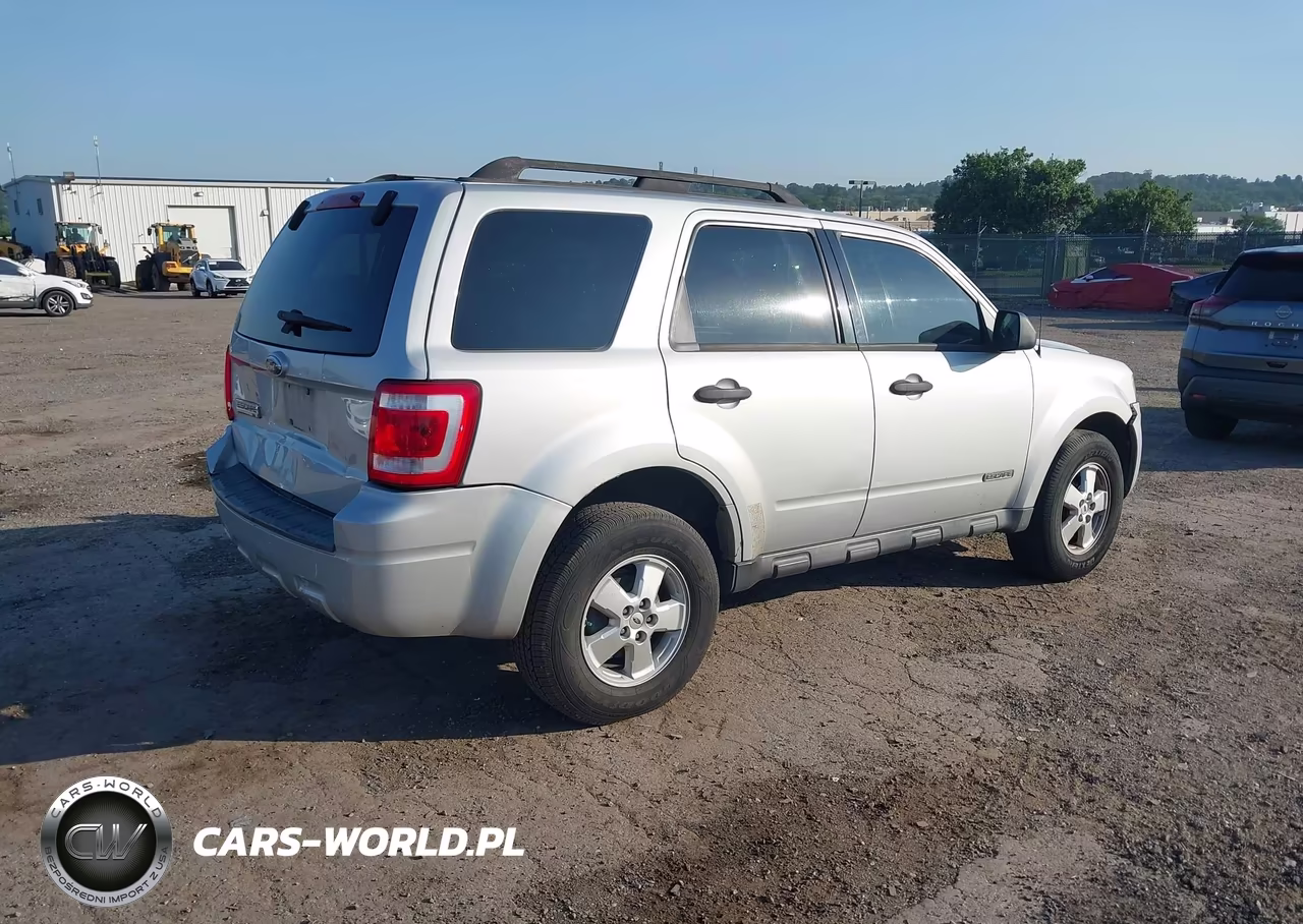 2008 Ford Escape Xlt VIN:1FMCU03Z08KE65868 - 4