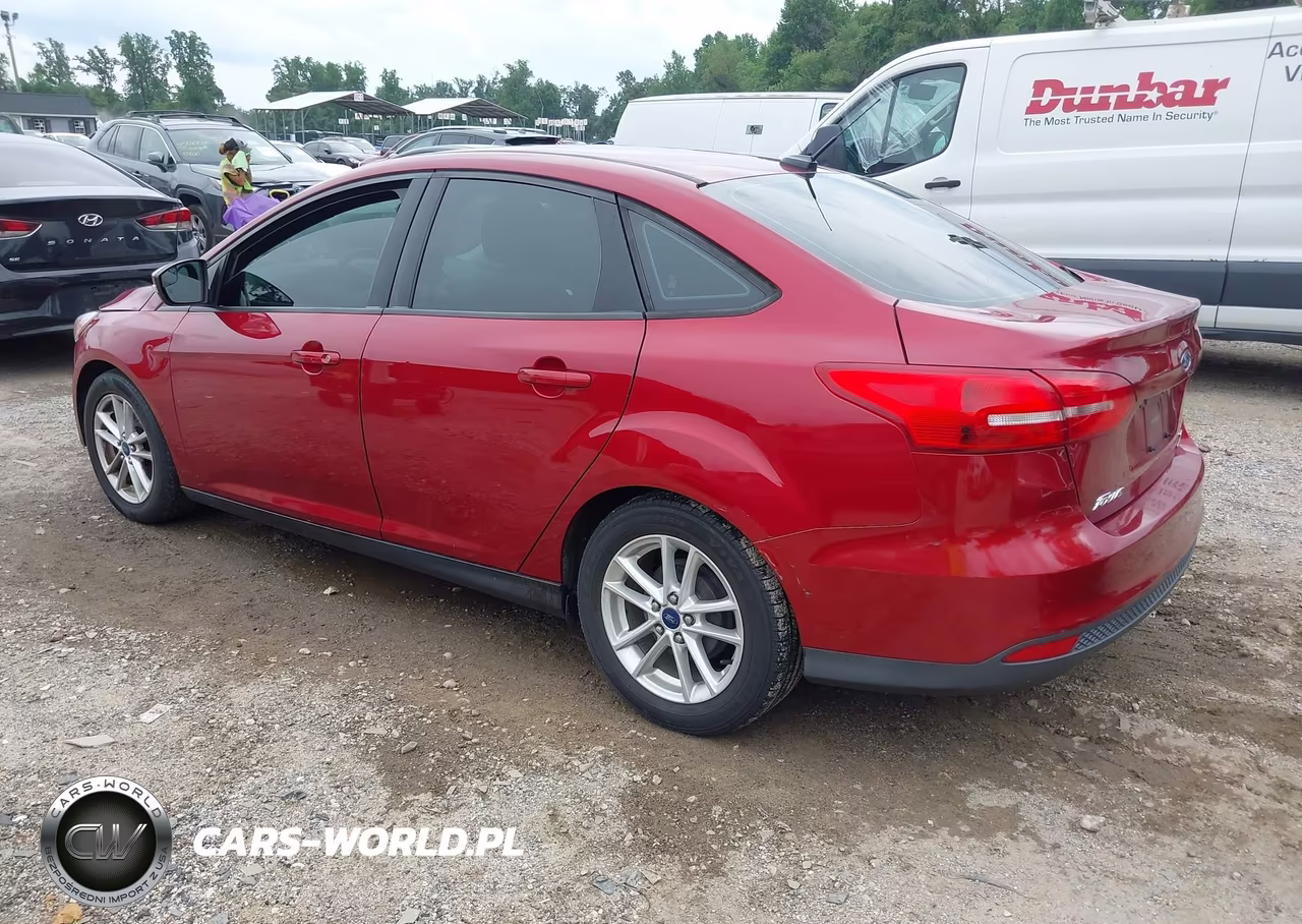 2016 Ford Focus Se VIN:1FADP3F22GL227230 - 3