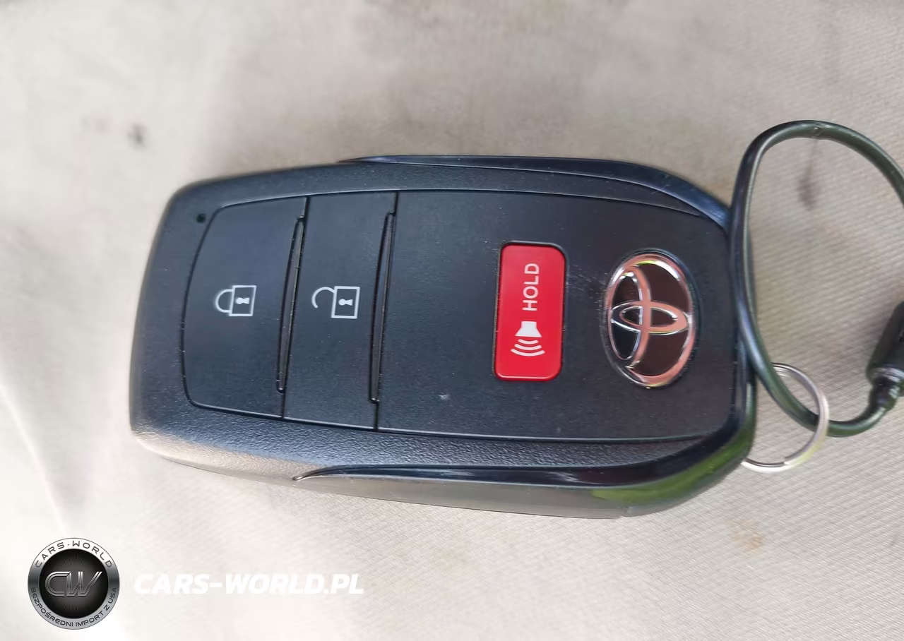 2026 Toyota Prius Le VIN:JTDACAAU5T3079249 - 11