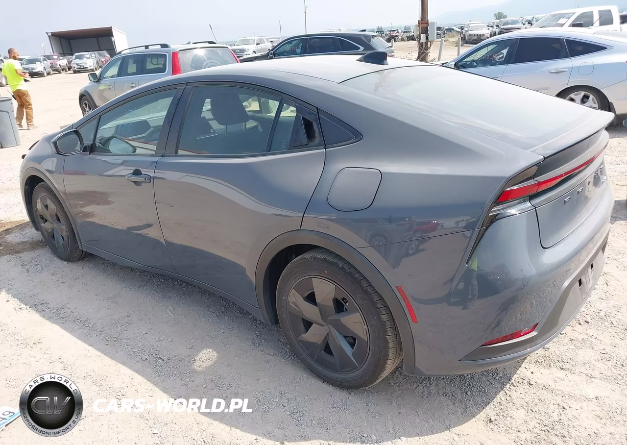 2026 Toyota Prius Le VIN:JTDACAAU5T3079249 - 3