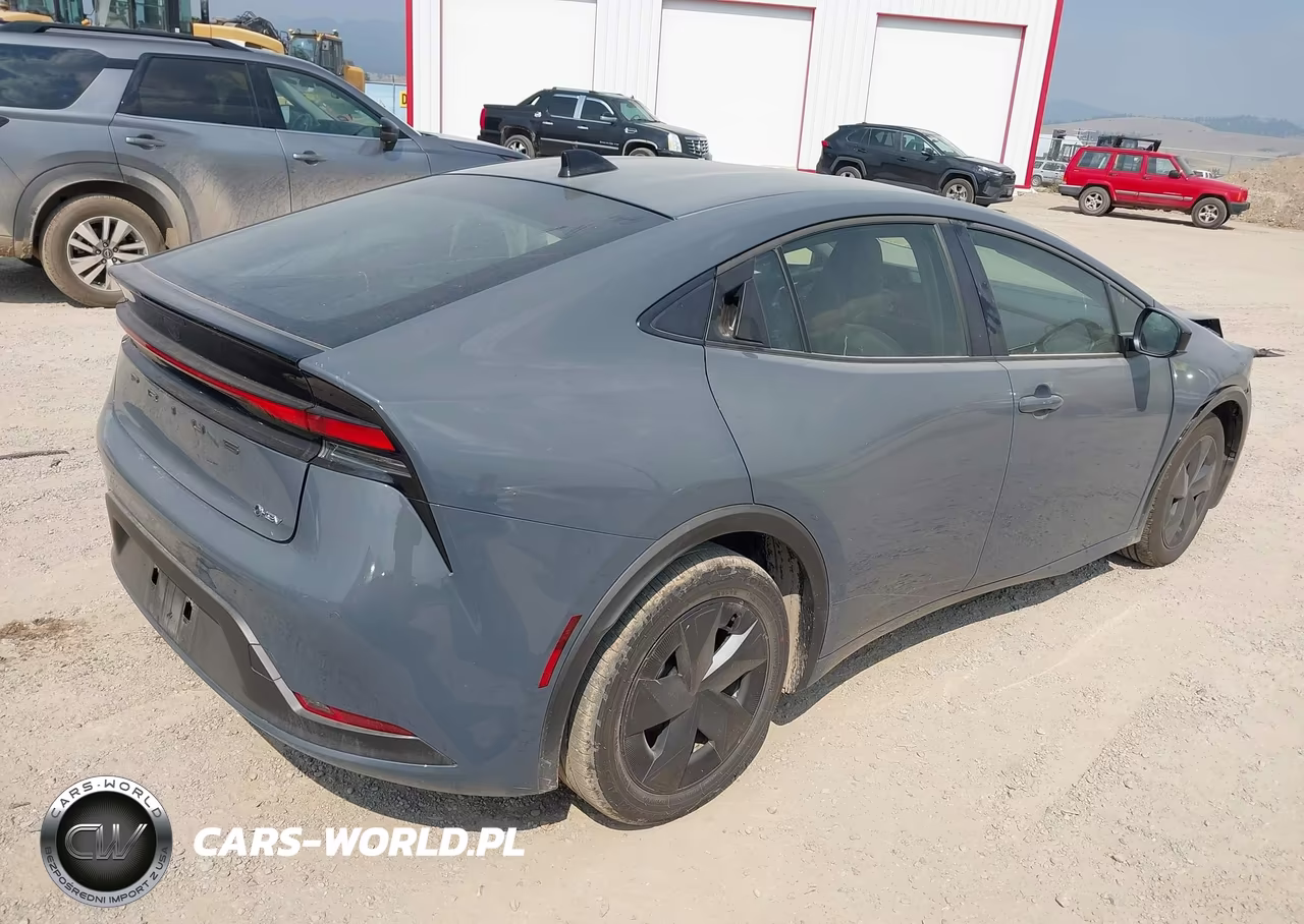 2026 Toyota Prius Le VIN:JTDACAAU5T3079249 - 4