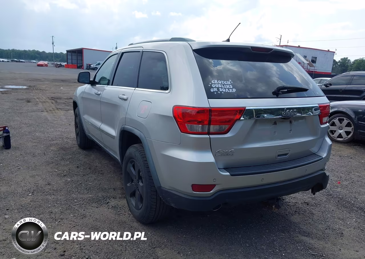 2011 Jeep Grand Cherokee Laredo VIN:1J4RR4GT0BC629581 - 3