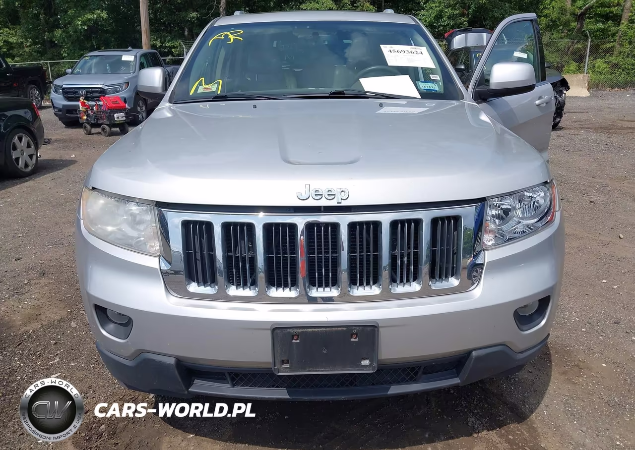 2011 Jeep Grand Cherokee Laredo VIN:1J4RR4GT0BC629581 - 6