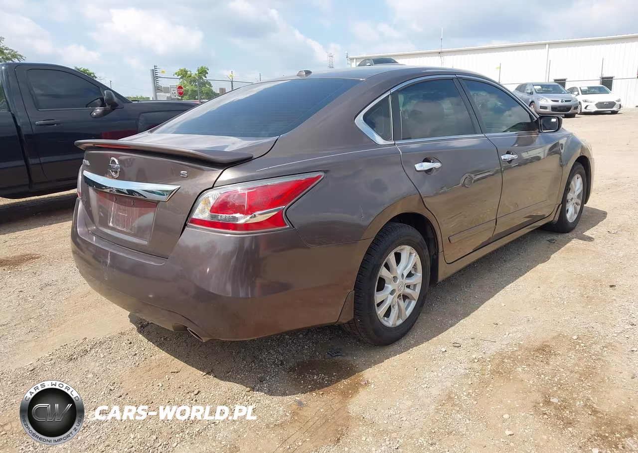2015 Nissan Altima 2.5 S VIN:1N4AL3AP9FC102189 - 4