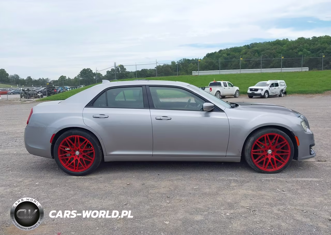 2016 Chrysler 300 300S VIN:2C3CCAGG2GH244546 - 13
