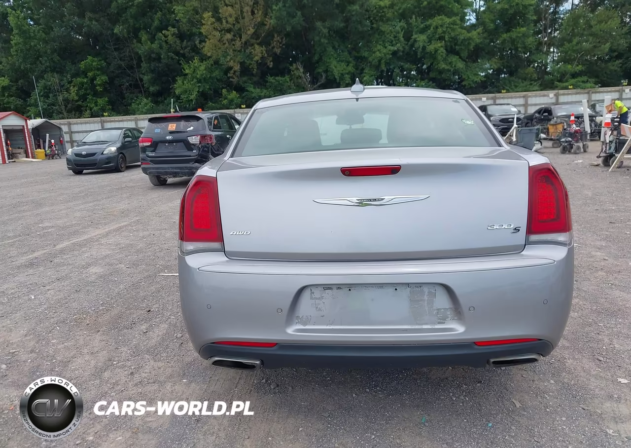2016 Chrysler 300 300S VIN:2C3CCAGG2GH244546 - 16