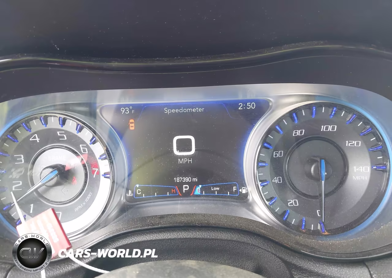 2016 Chrysler 300 300S VIN:2C3CCAGG2GH244546 - 7