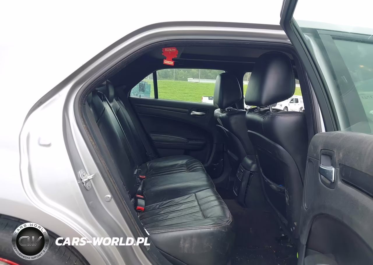 2016 Chrysler 300 300S VIN:2C3CCAGG2GH244546 - 8