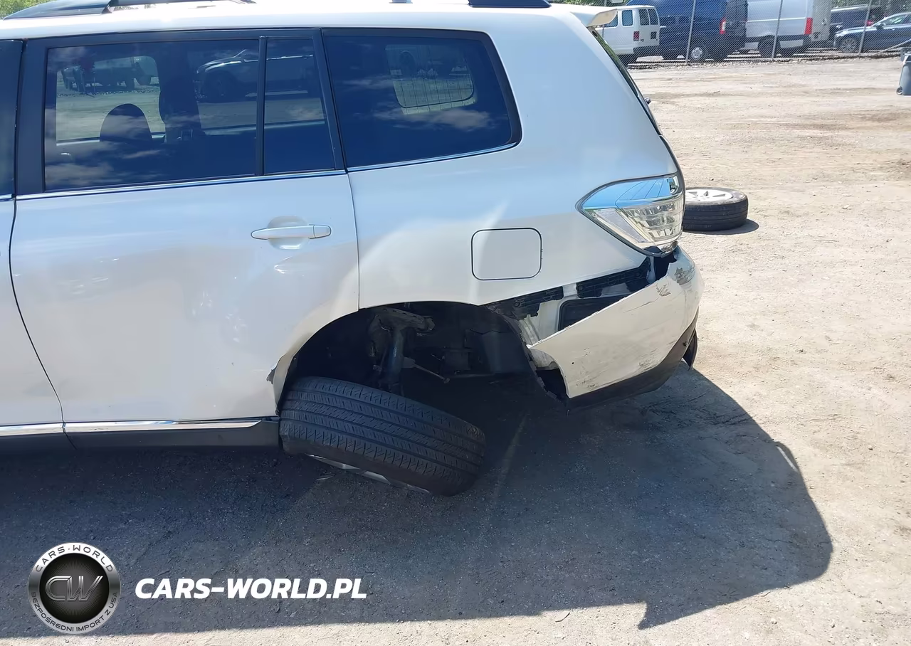 2012 Toyota Highlander Base V6 VIN:5TDBK3EH5CS112782 - 6