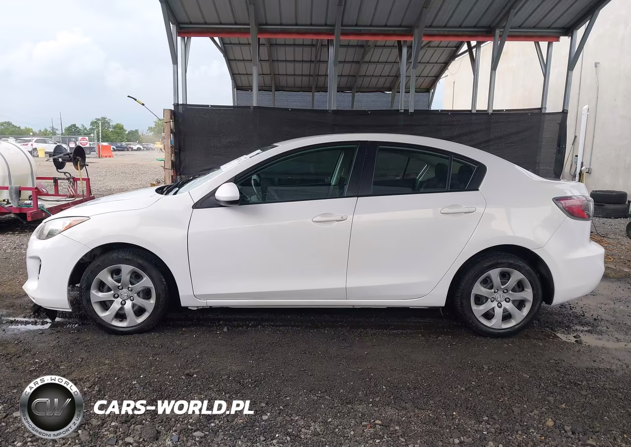 2013 Mazda Mazda3 I Sport VIN:JM1BL1UP5D1800614 - 13