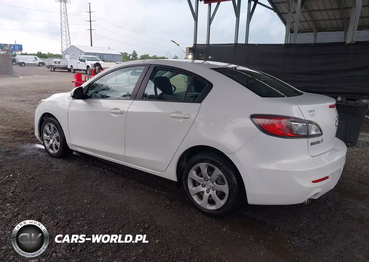 2013 Mazda Mazda3 I Sport VIN:JM1BL1UP5D1800614 - 3